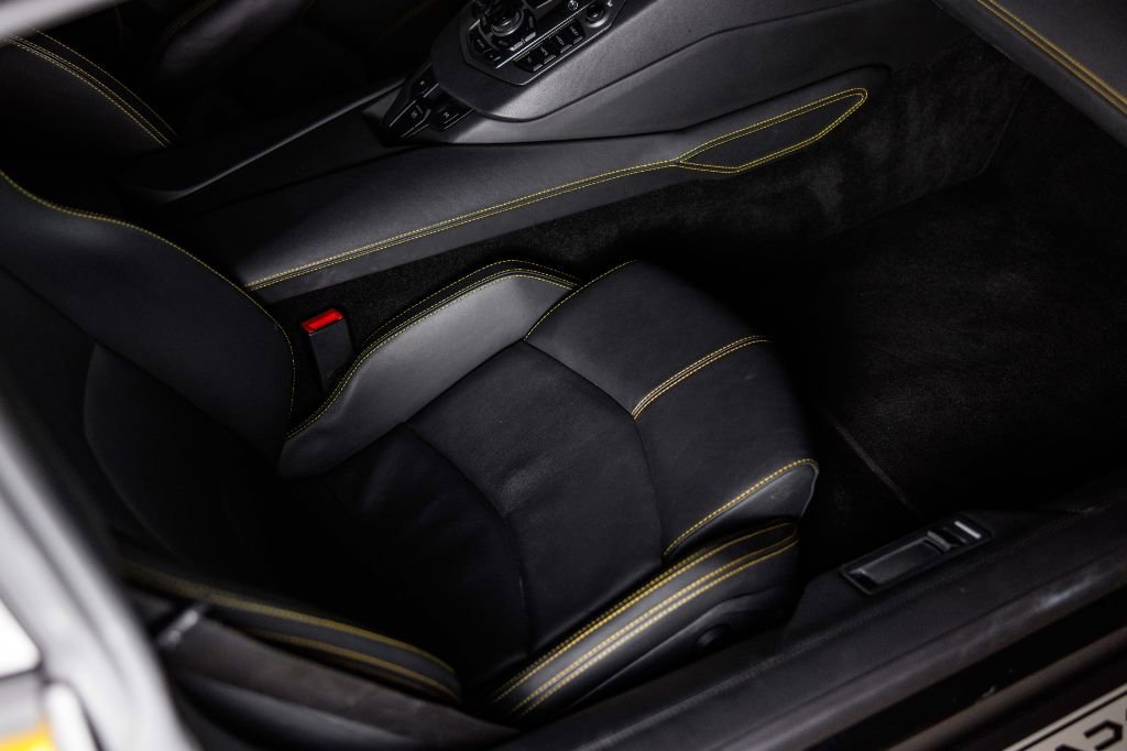 Used 2013 Lamborghini Aventador LP 700-4 image 18