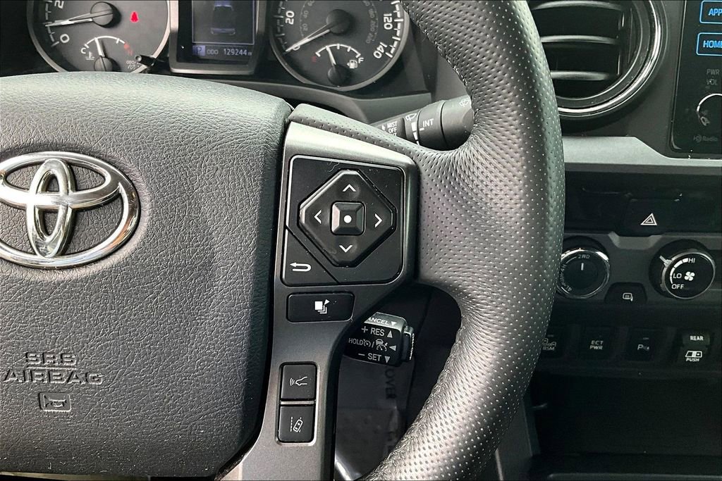 Used 2018 Toyota Tacoma TRD Sport w/ Technology Package image 14