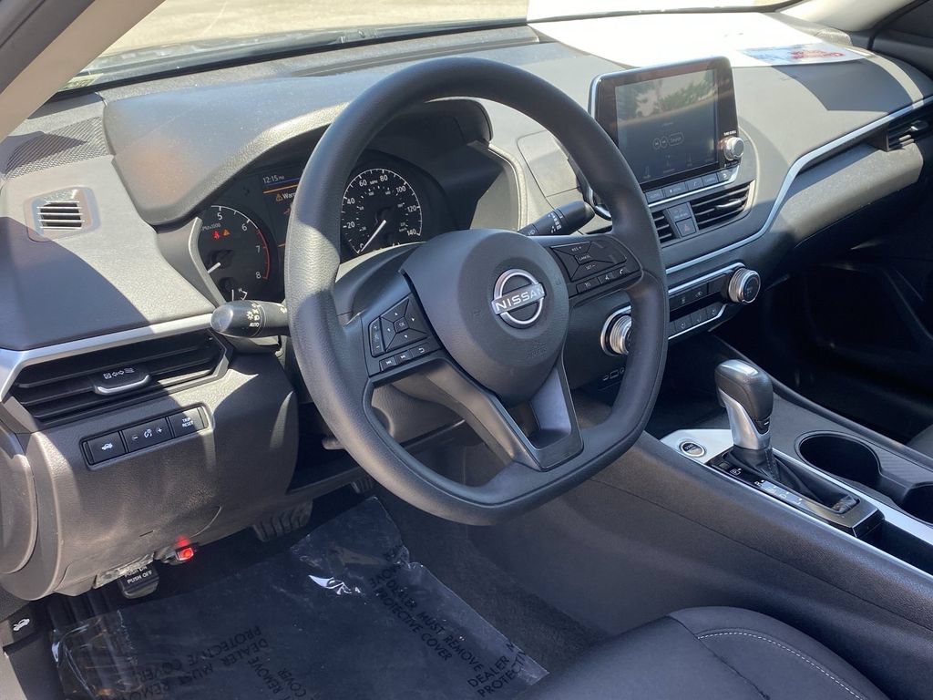 Used 2025 Nissan Altima 2.5 S FWD image 21