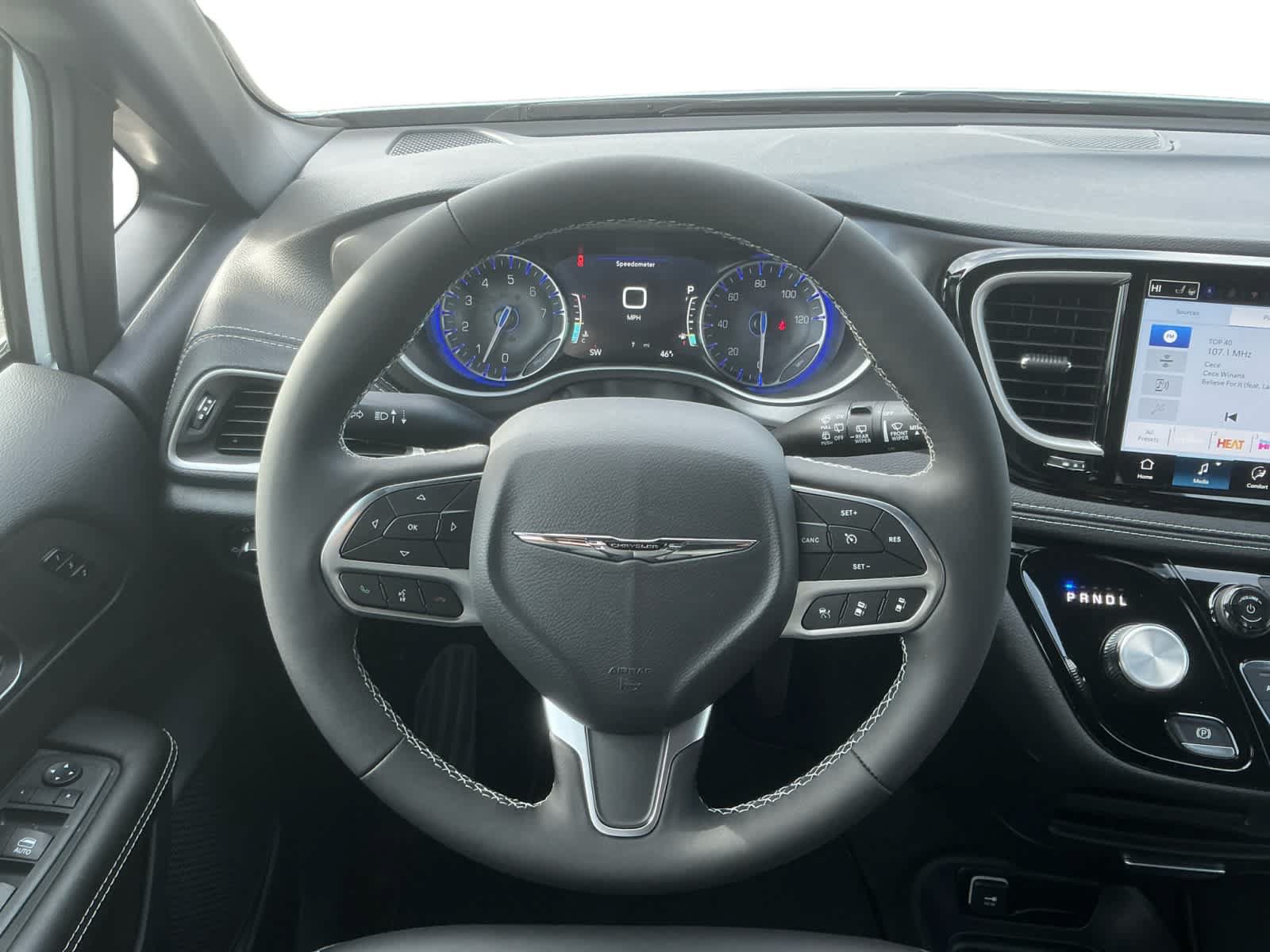 New 2026 Chrysler Pacifica Select FWD image 13