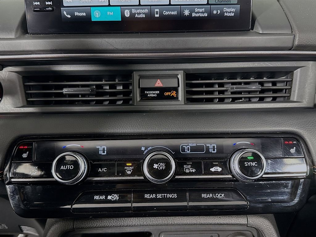 Used 2023 Honda Pilot TrailSport image 18
