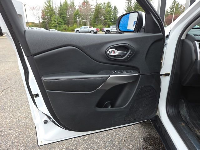 Used 2020 Jeep Cherokee Limited w/ Luxury Group AWD/4WD image 45