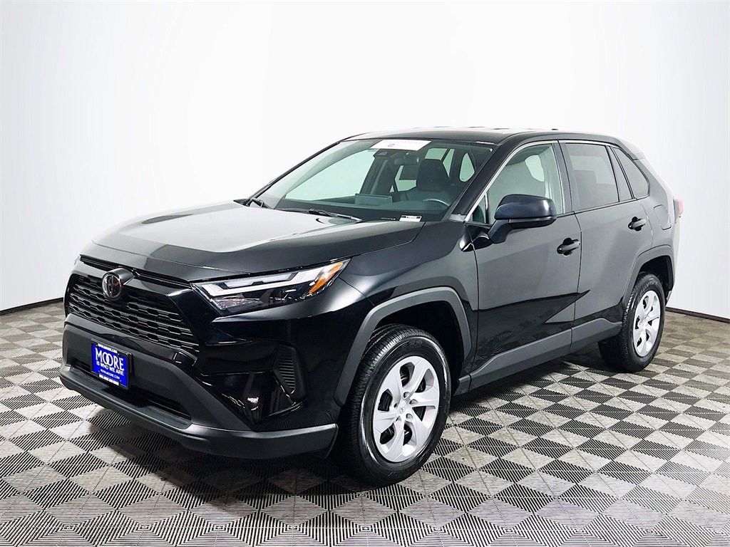Certified 2025 Toyota RAV4 LE image 4