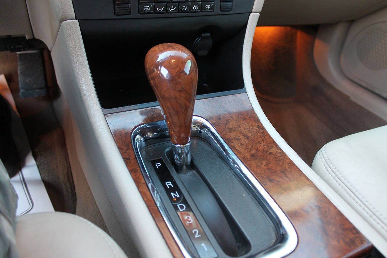 Used 2005 Buick LaCrosse CXL w/ Gold Convenience Package FWD image 40