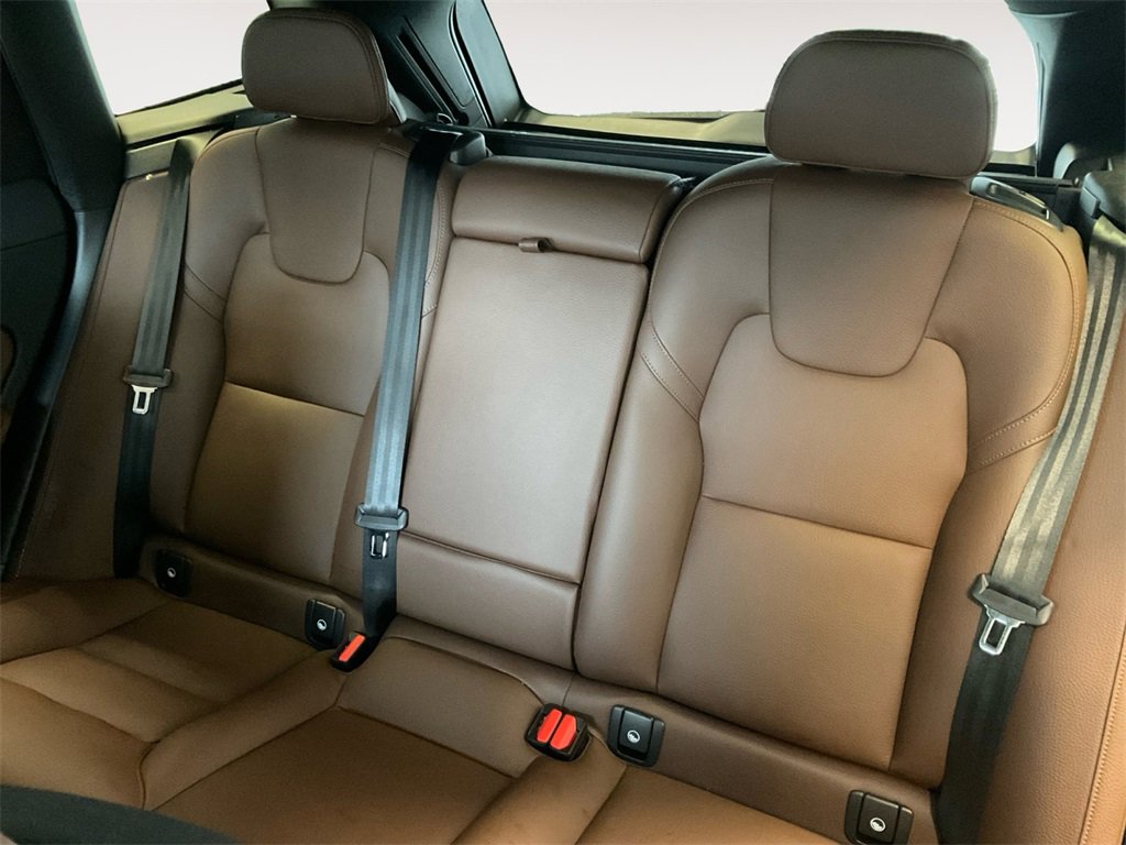 Certified 2023 Volvo XC60 B5 Plus w/ Climate Package image 13