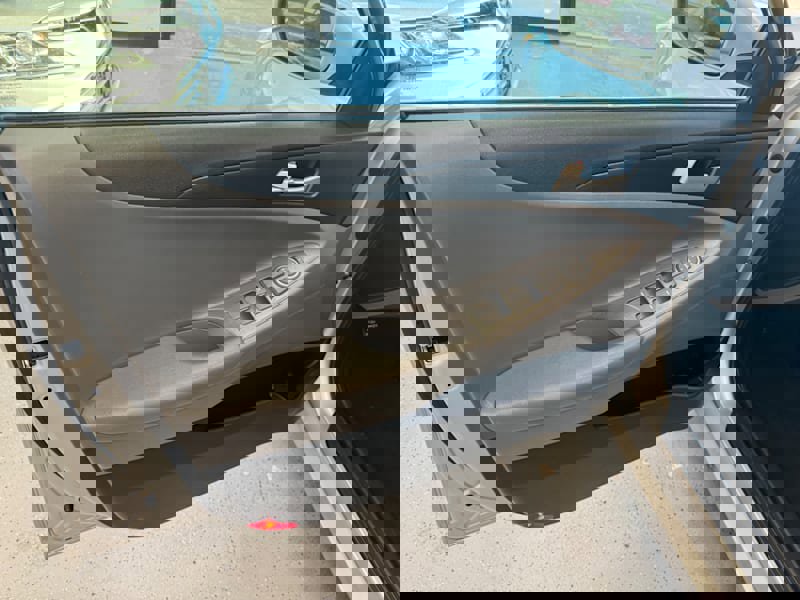 Used 2011 Hyundai Sonata GLS image 21