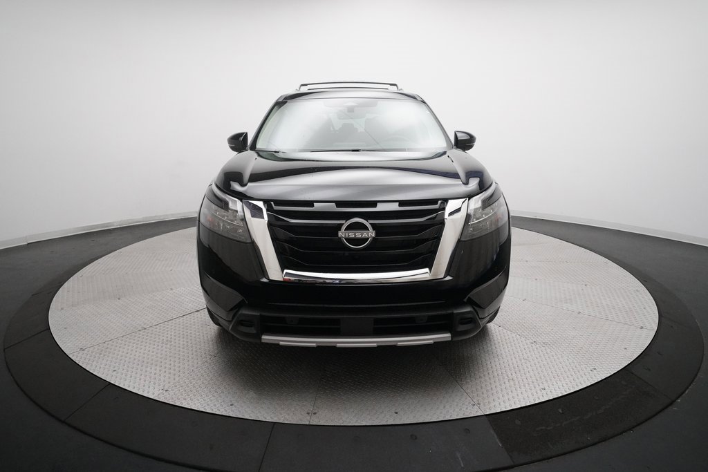 Used 2025 Nissan Pathfinder SL image 11