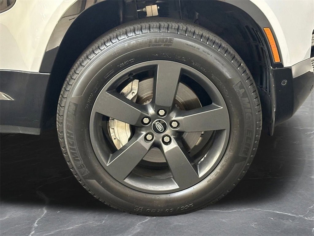 Used 2023 Land Rover Defender 110 X-Dynamic SE image 35