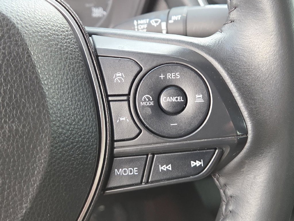 Used 2024 Toyota Corolla SE FWD image 5