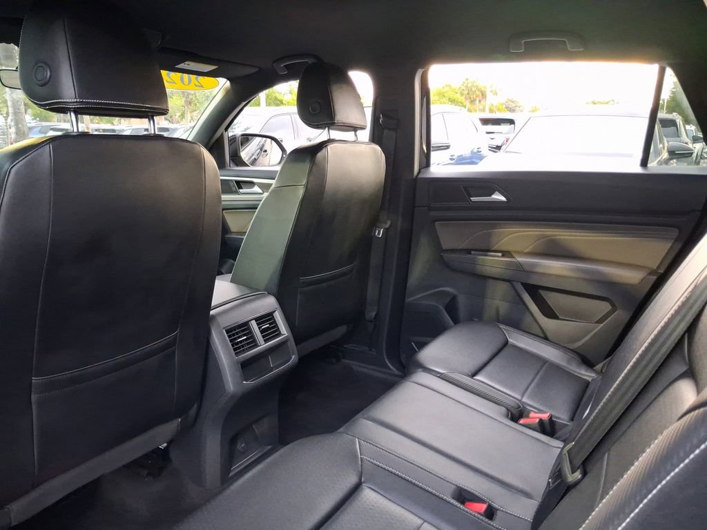 Certified 2022 Volkswagen Atlas Cross Sport SE image 7