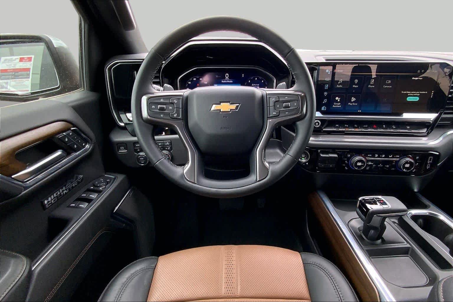 Used 2024 Chevrolet Silverado 1500 High Country w/ Z71 Off-Road Package AWD/4WD image 6