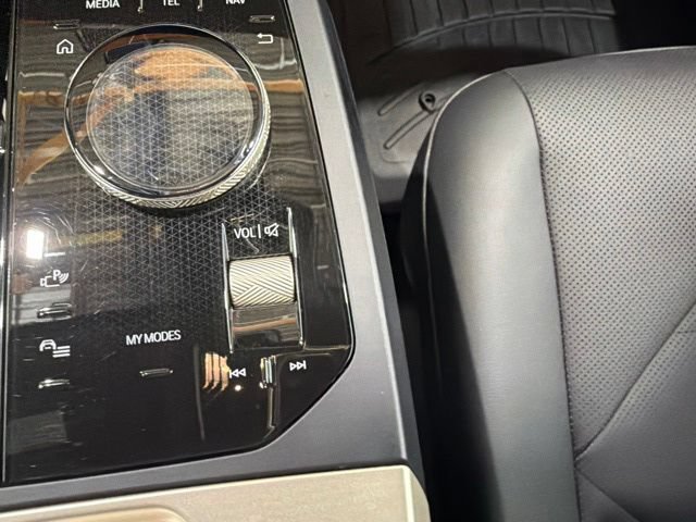 Certified 2024 BMW iX xDrive50 w/ Sport Package AWD/4WD image 38