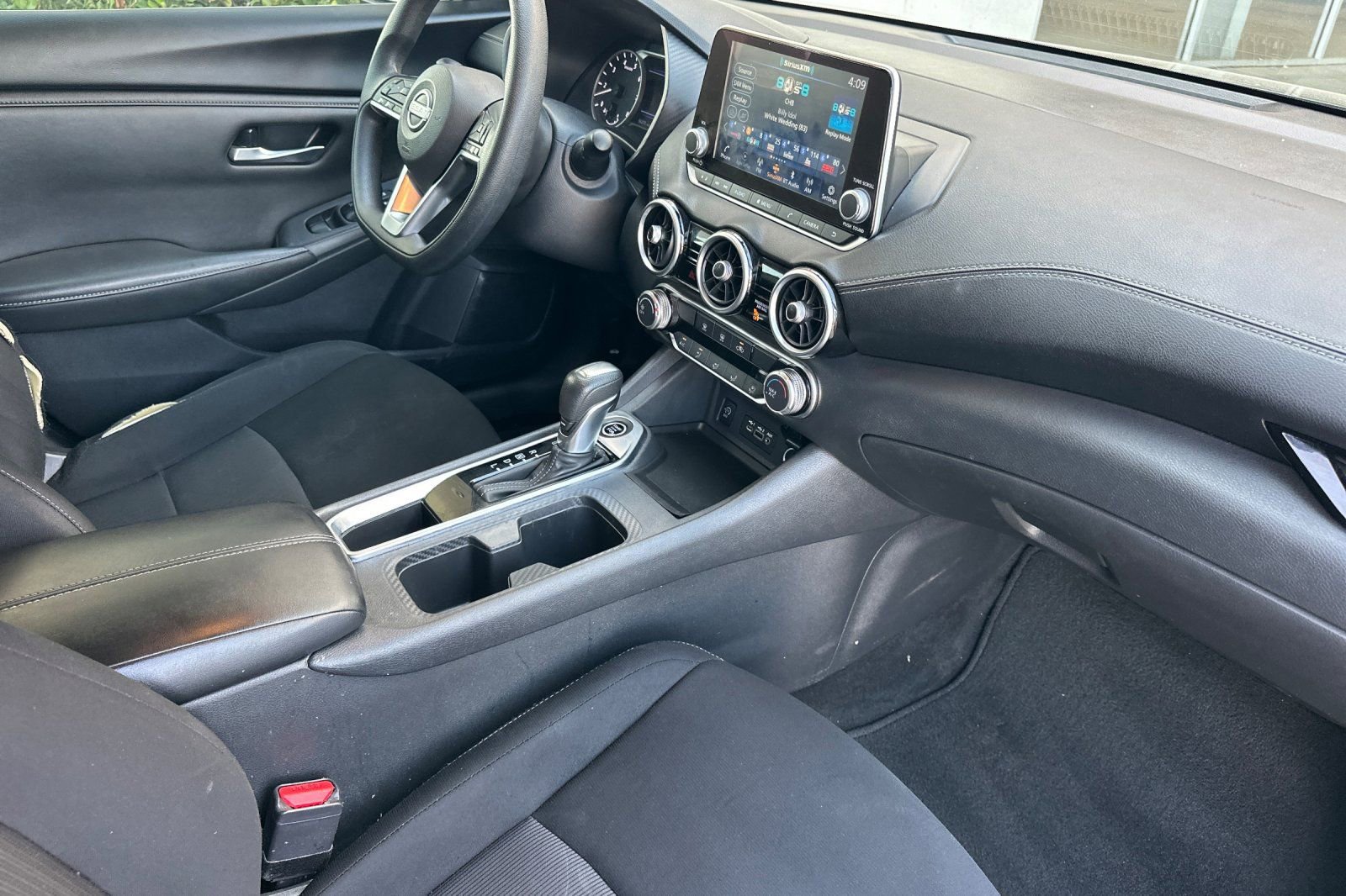Used 2024 Nissan Sentra SV FWD image 15