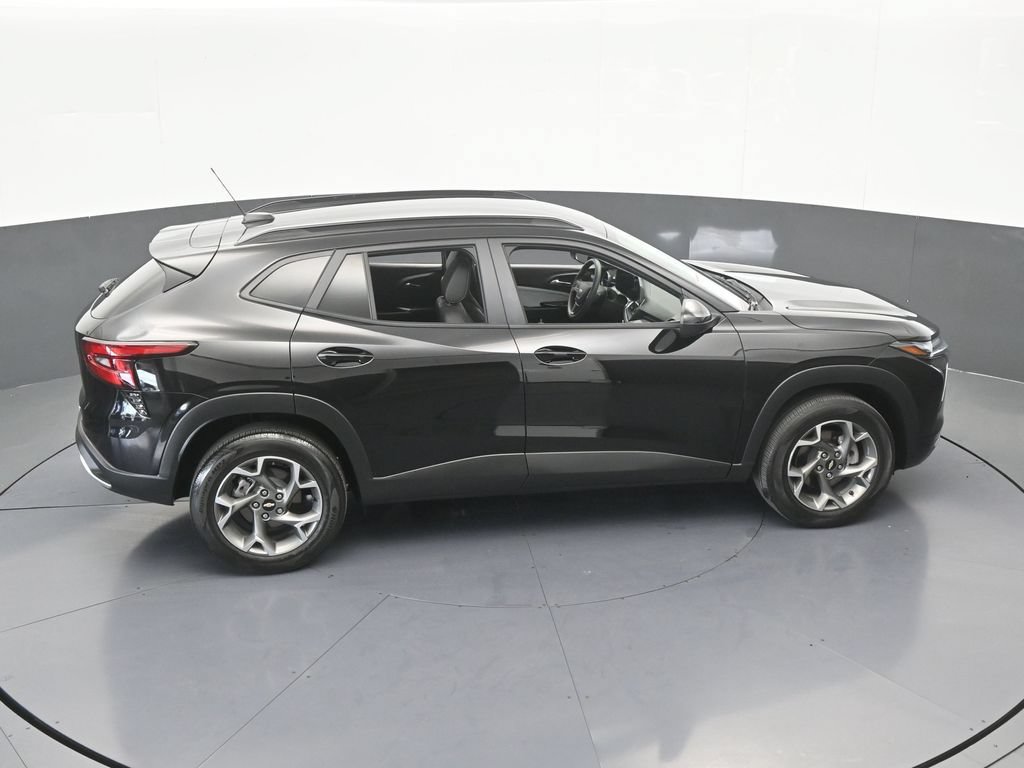 Used 2026 Chevrolet Trax LT FWD image 48