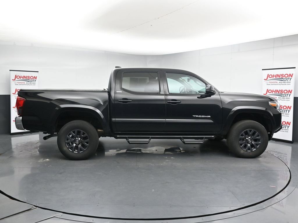 Used 2023 Toyota Tacoma SR5 AWD/4WD image 9