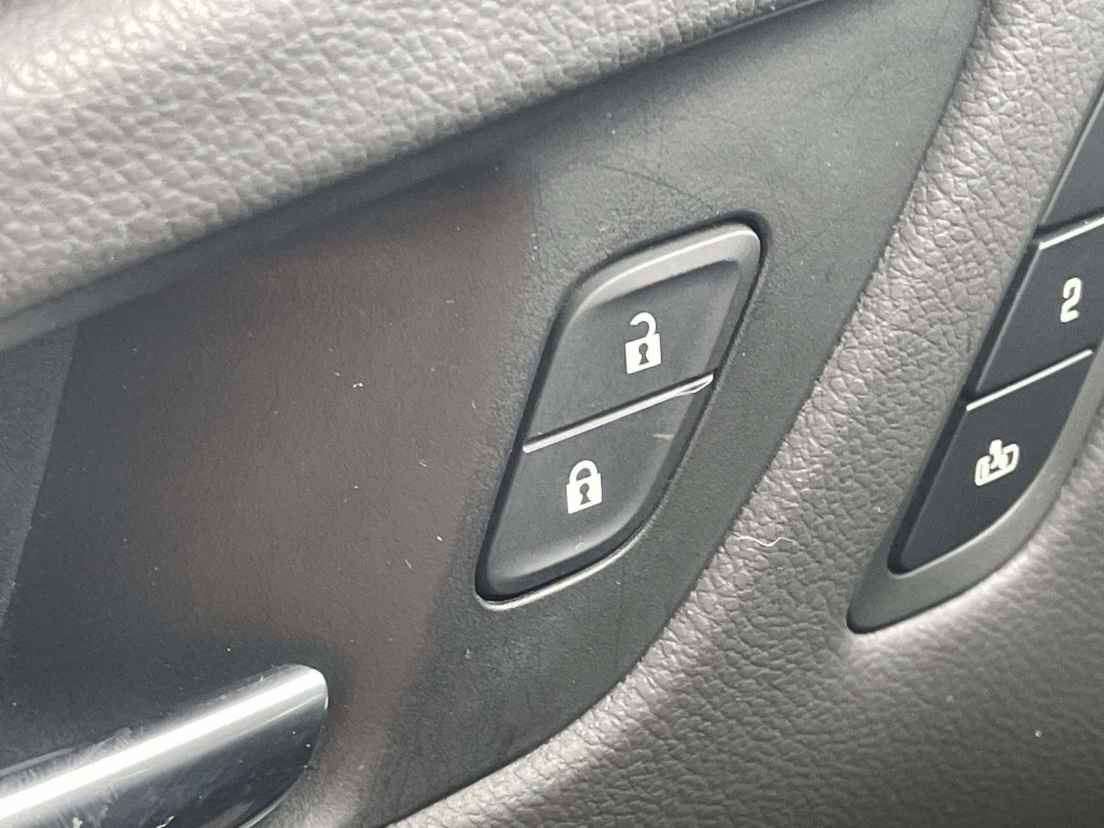 Used 2019 Buick Envision Essence FWD image 29