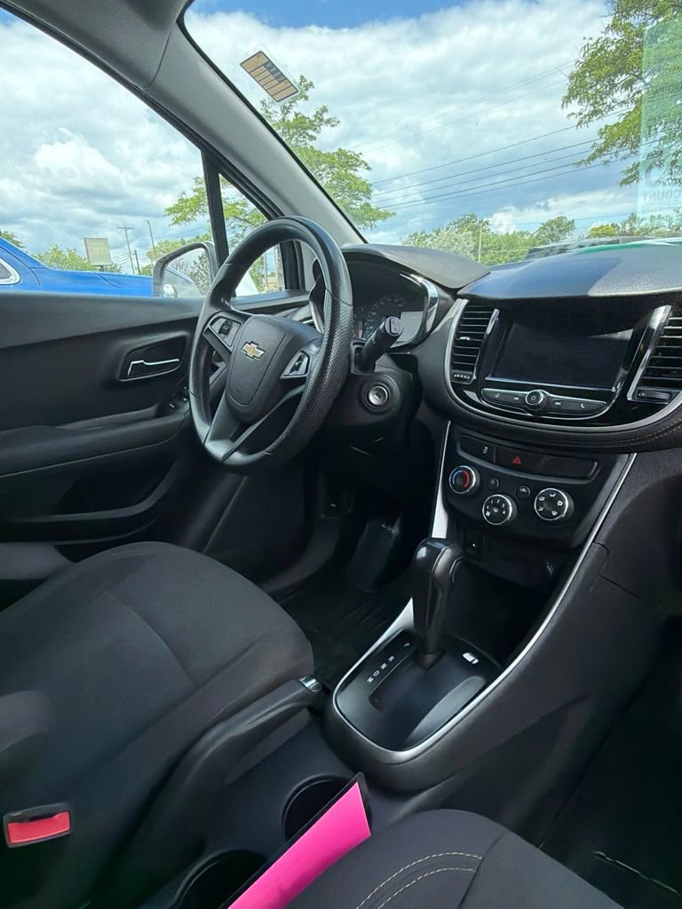 Used 2020 Chevrolet Trax LS w/ Tint and Cruise Package AWD/4WD image 6