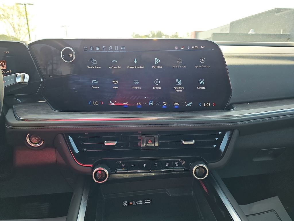 Used 2025 Chevrolet Suburban Z71 image 25