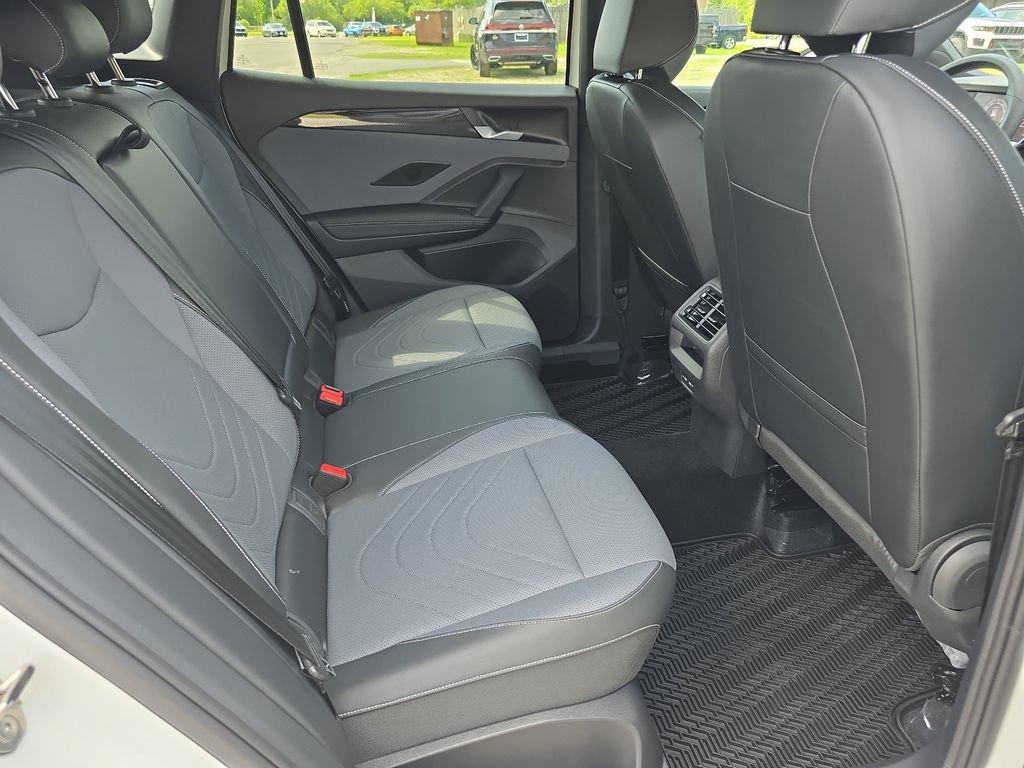 New 2026 Volkswagen Tiguan SE R-Line AWD/4WD image 32