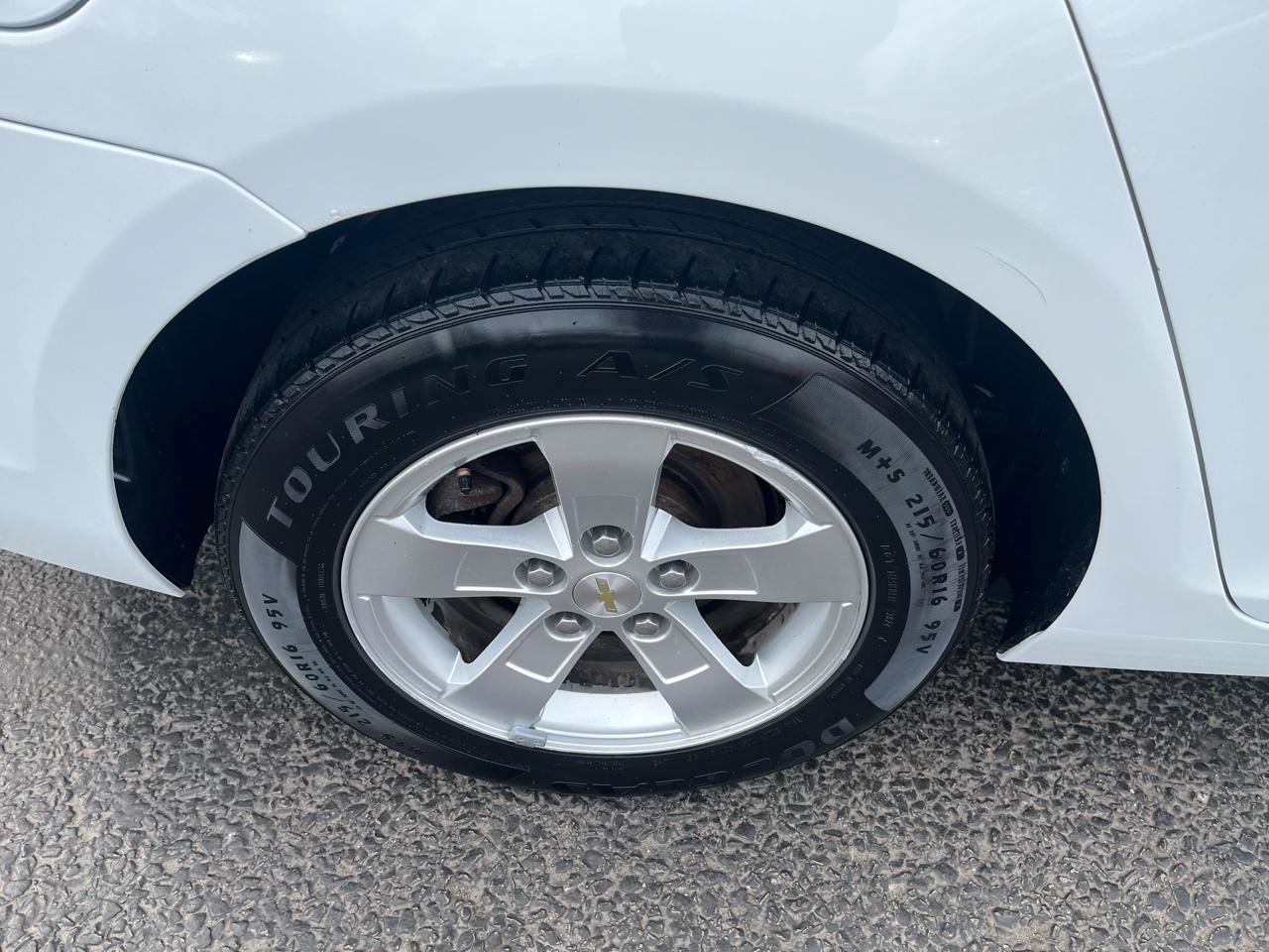 Used 2015 Chevrolet Malibu LT image 12