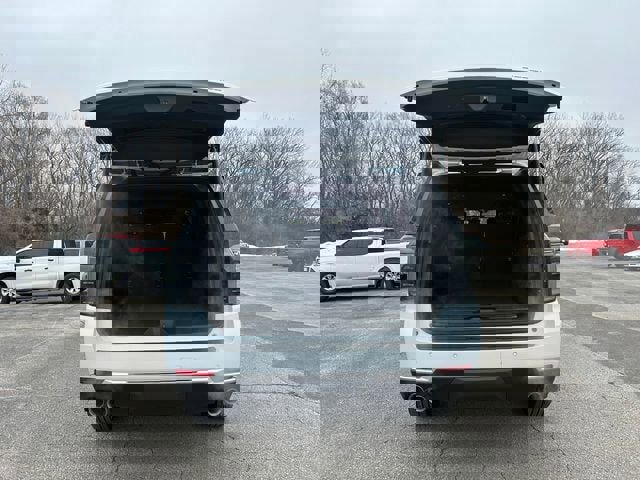 New 2026 Chevrolet Suburban Premier image 19