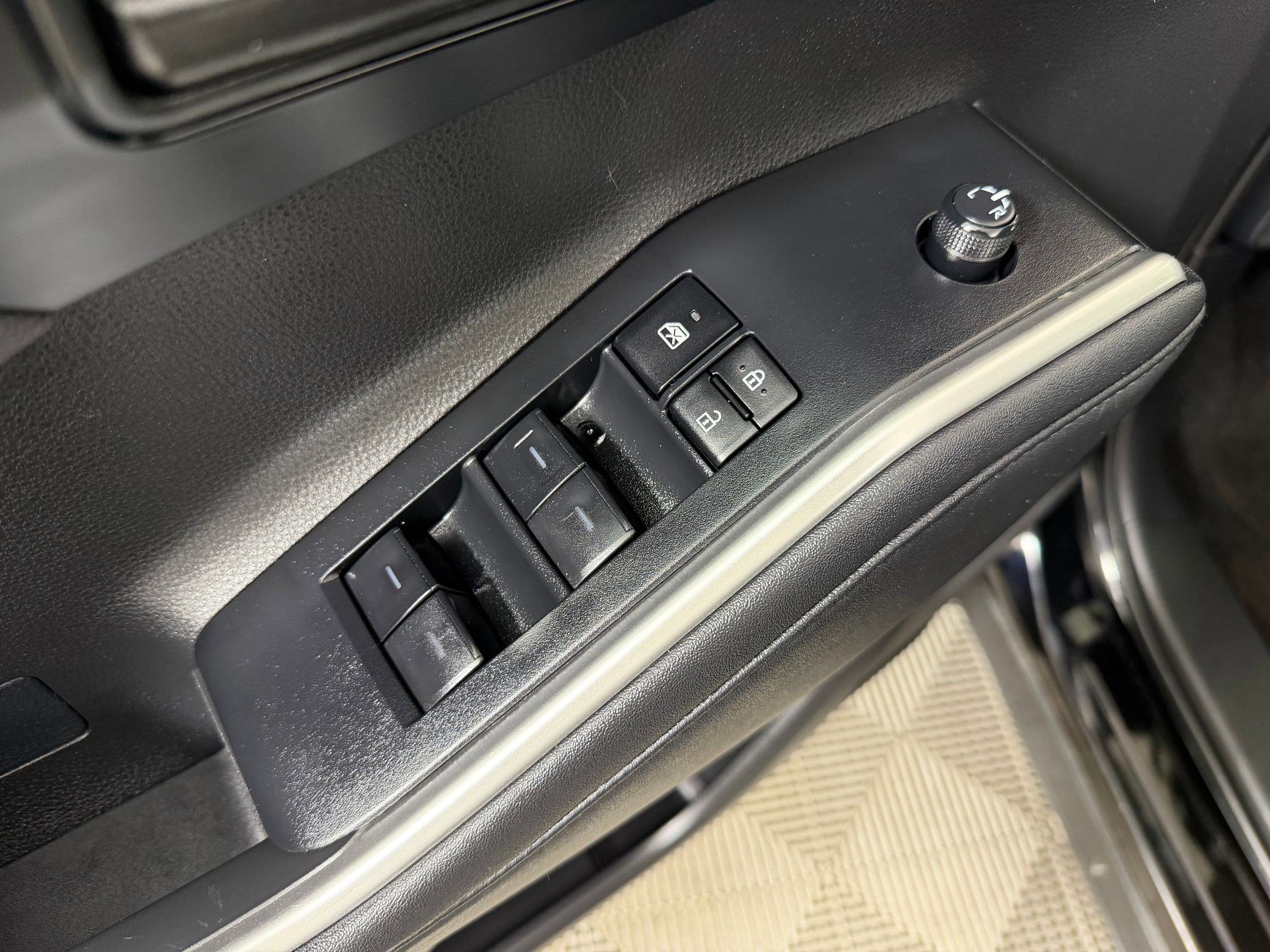 Certified 2024 Toyota Highlander LE image 11