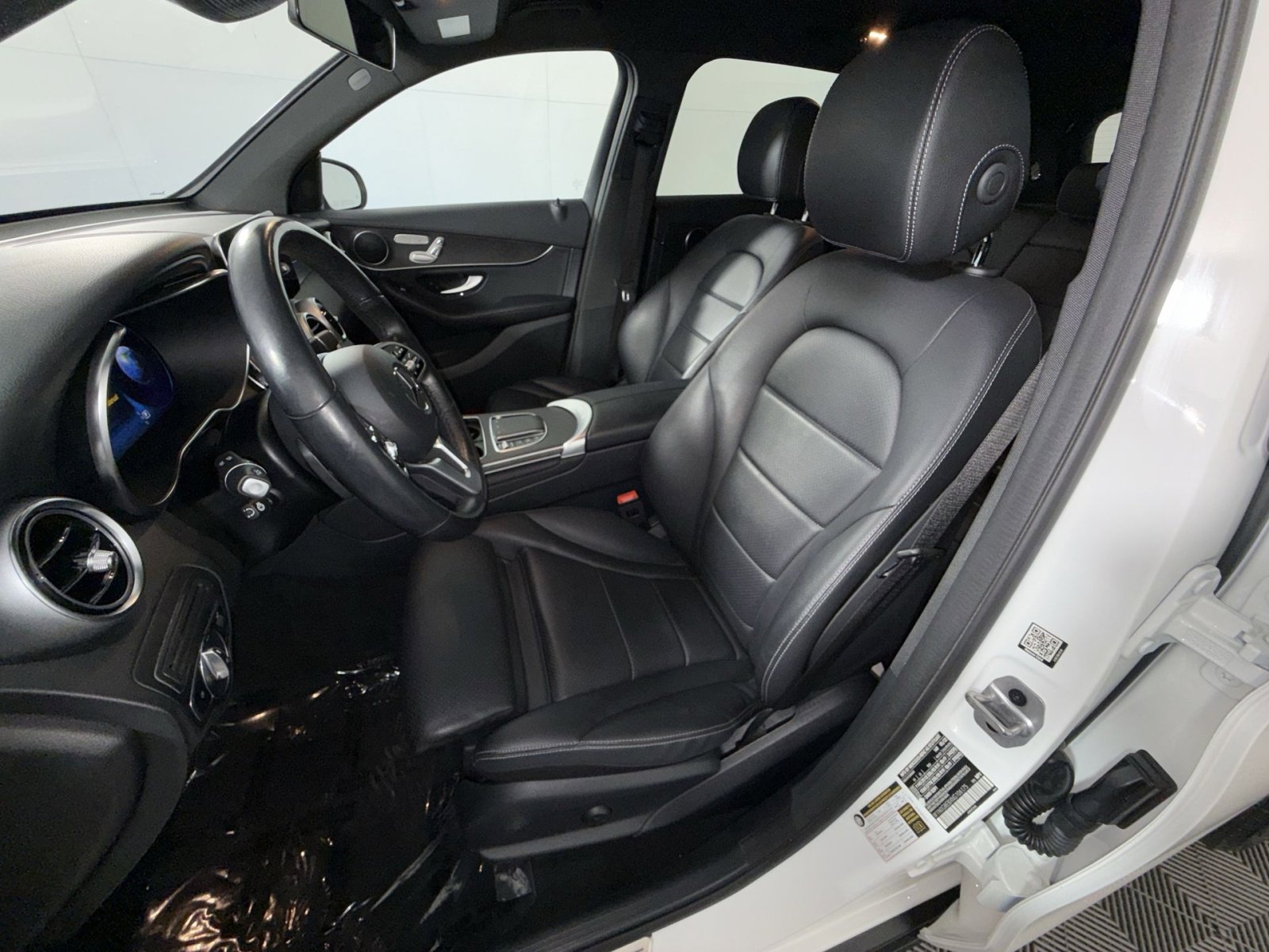 Used 2022 Mercedes-Benz GLC 300 4MATIC image 13