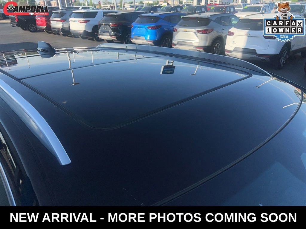 Used 2025 Cadillac XT4 Premium Luxury w/ Cold Weather Package image 9