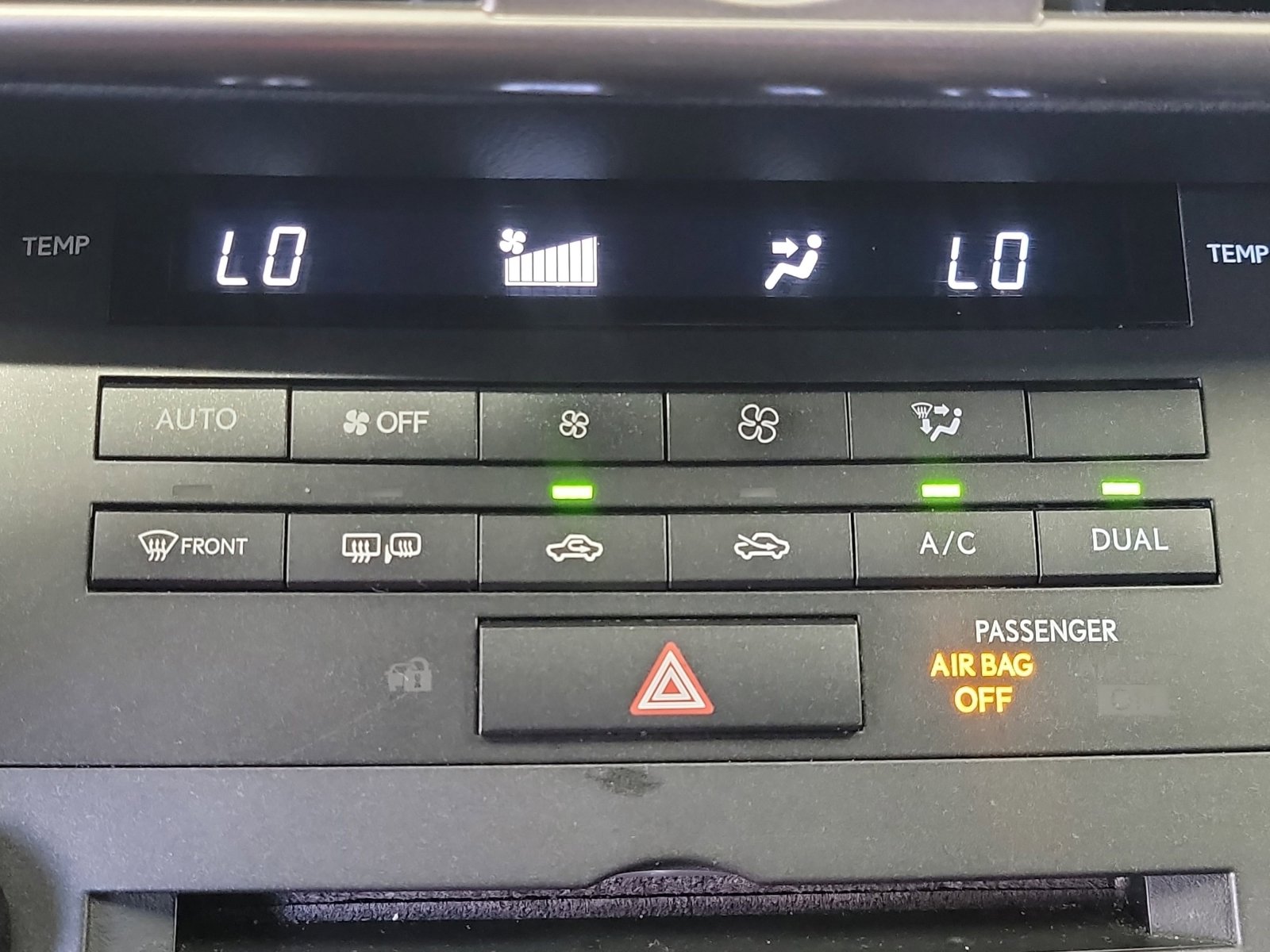 Used 2016 Lexus IS 200t w/ F Sport Package RWD image 21