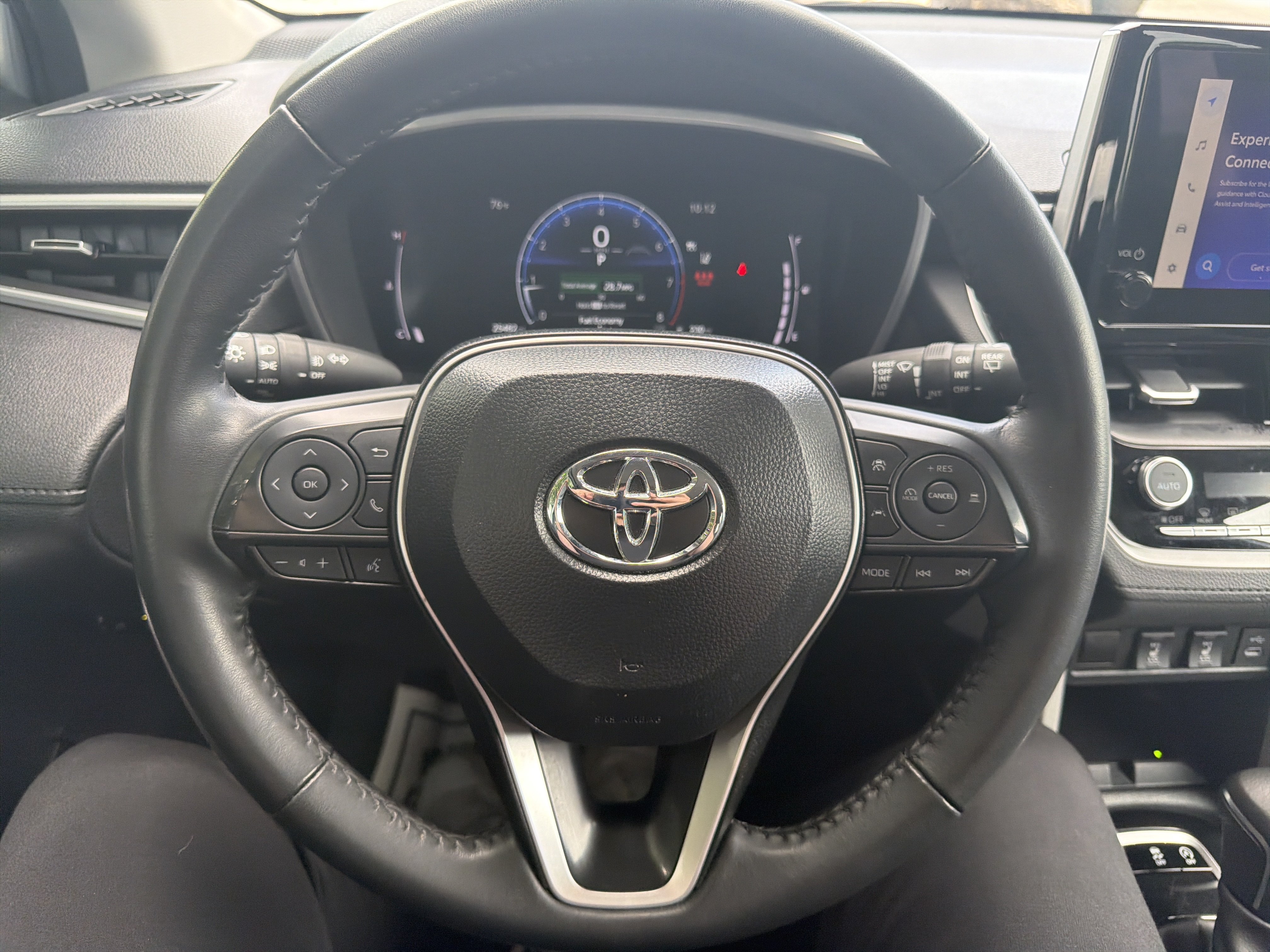 Used 2025 Toyota Corolla Cross XLE AWD/4WD image 17
