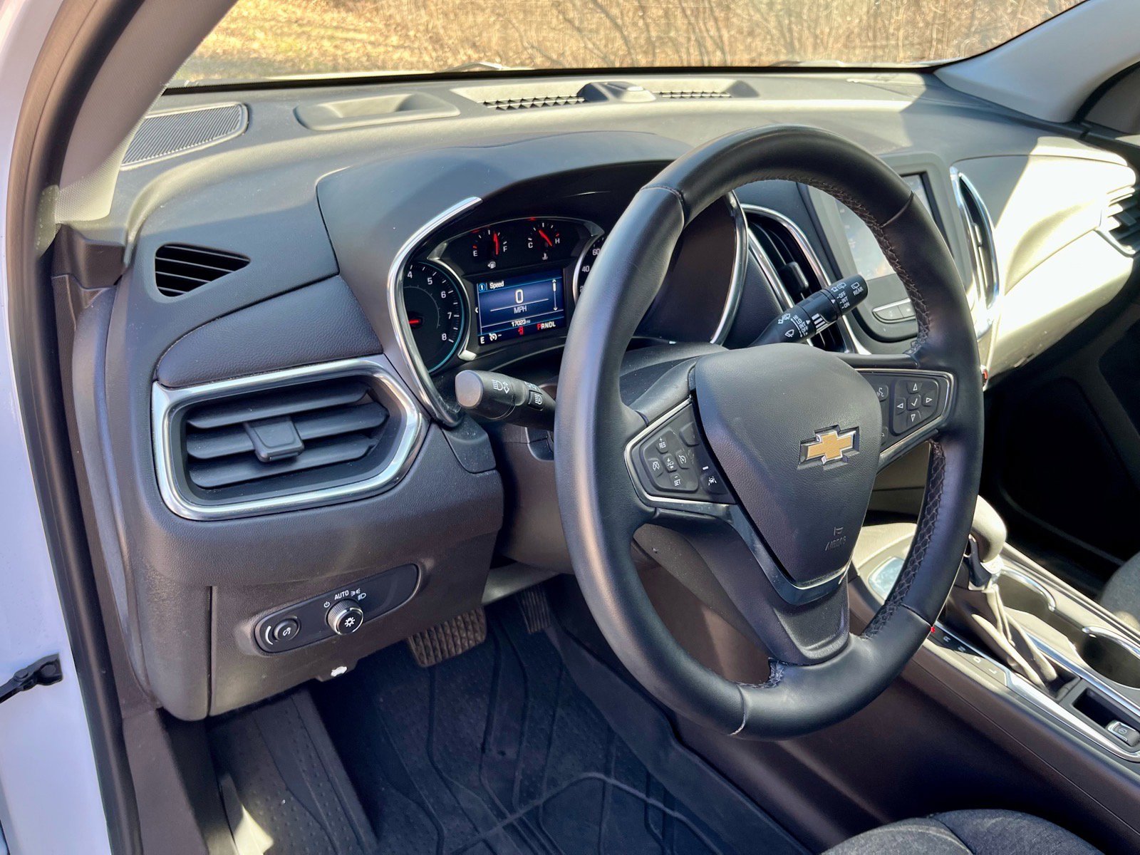 Used 2024 Chevrolet Equinox LT w/ LPO, Floor Liner Package FWD image 11
