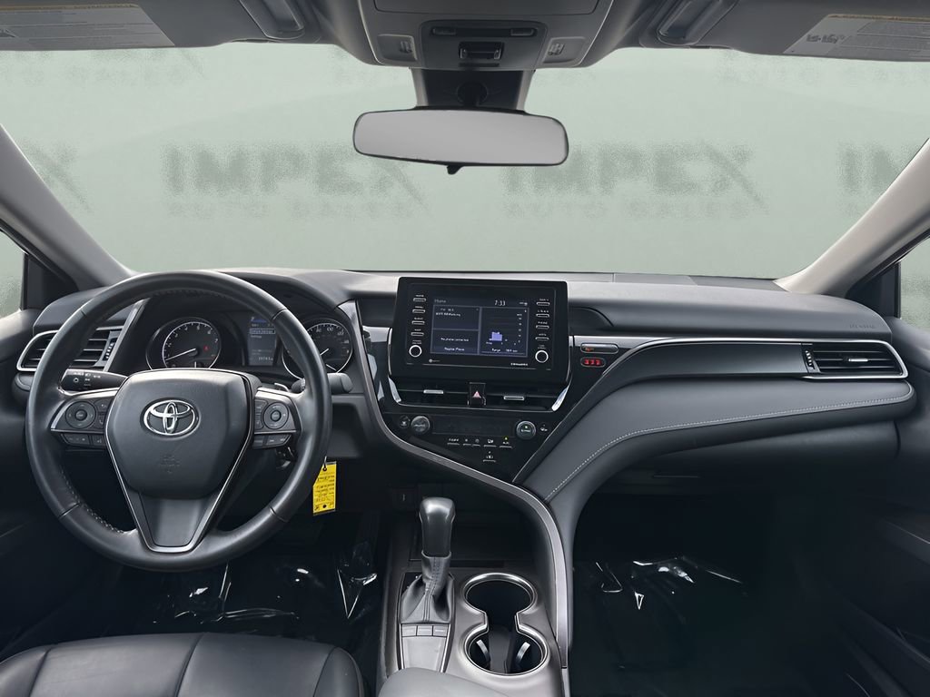 Used 2024 Toyota Camry SE image 12