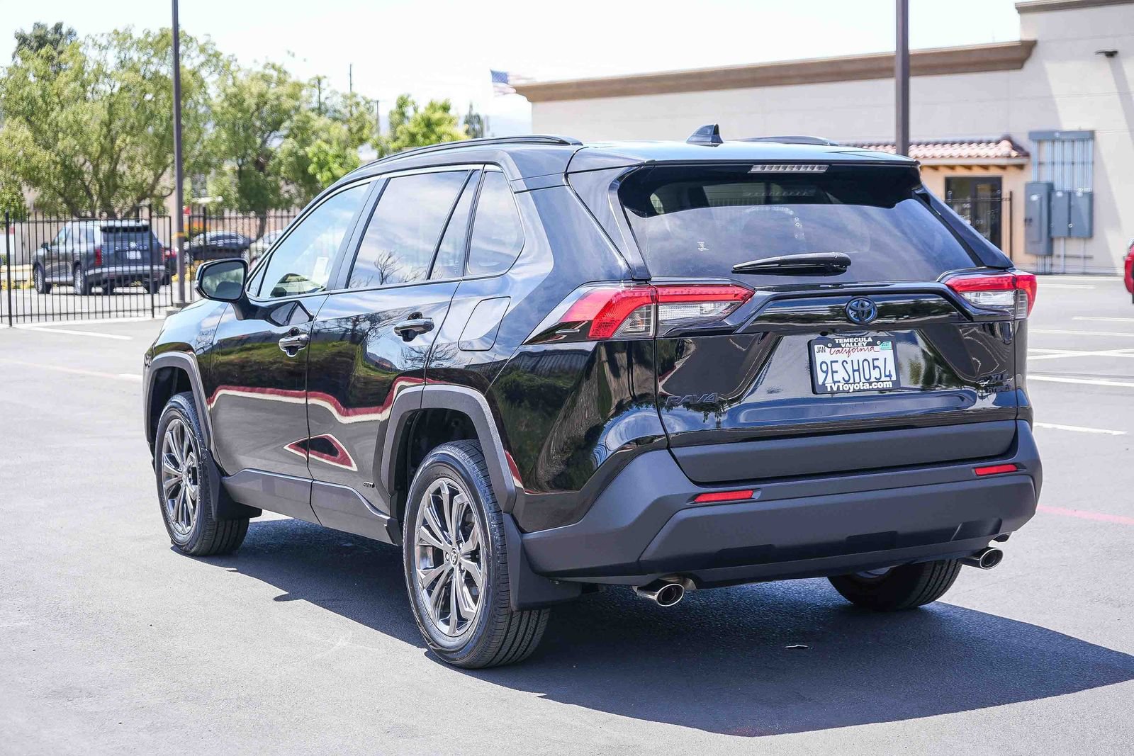 Certified 2023 Toyota RAV4 XLE Premium AWD/4WD image 9