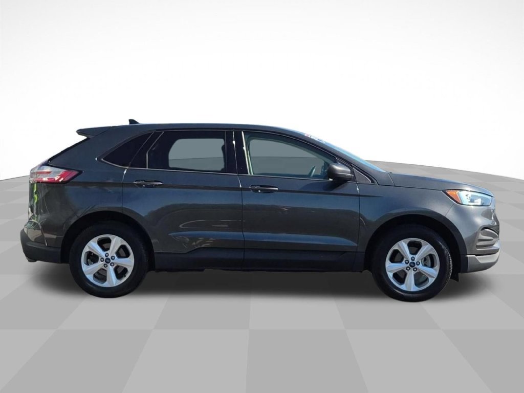 Used 2019 Ford Edge SE FWD image 2