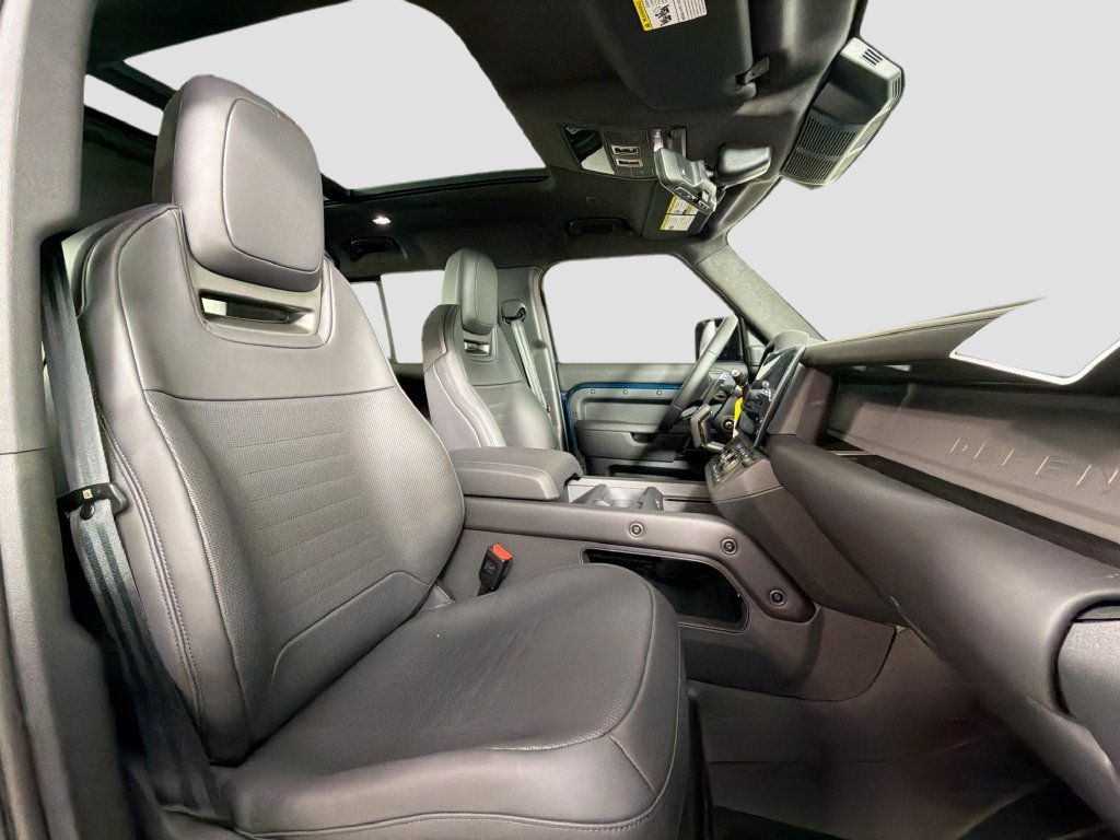 New 2026 Land Rover Defender 110 OCTA AWD/4WD image 30