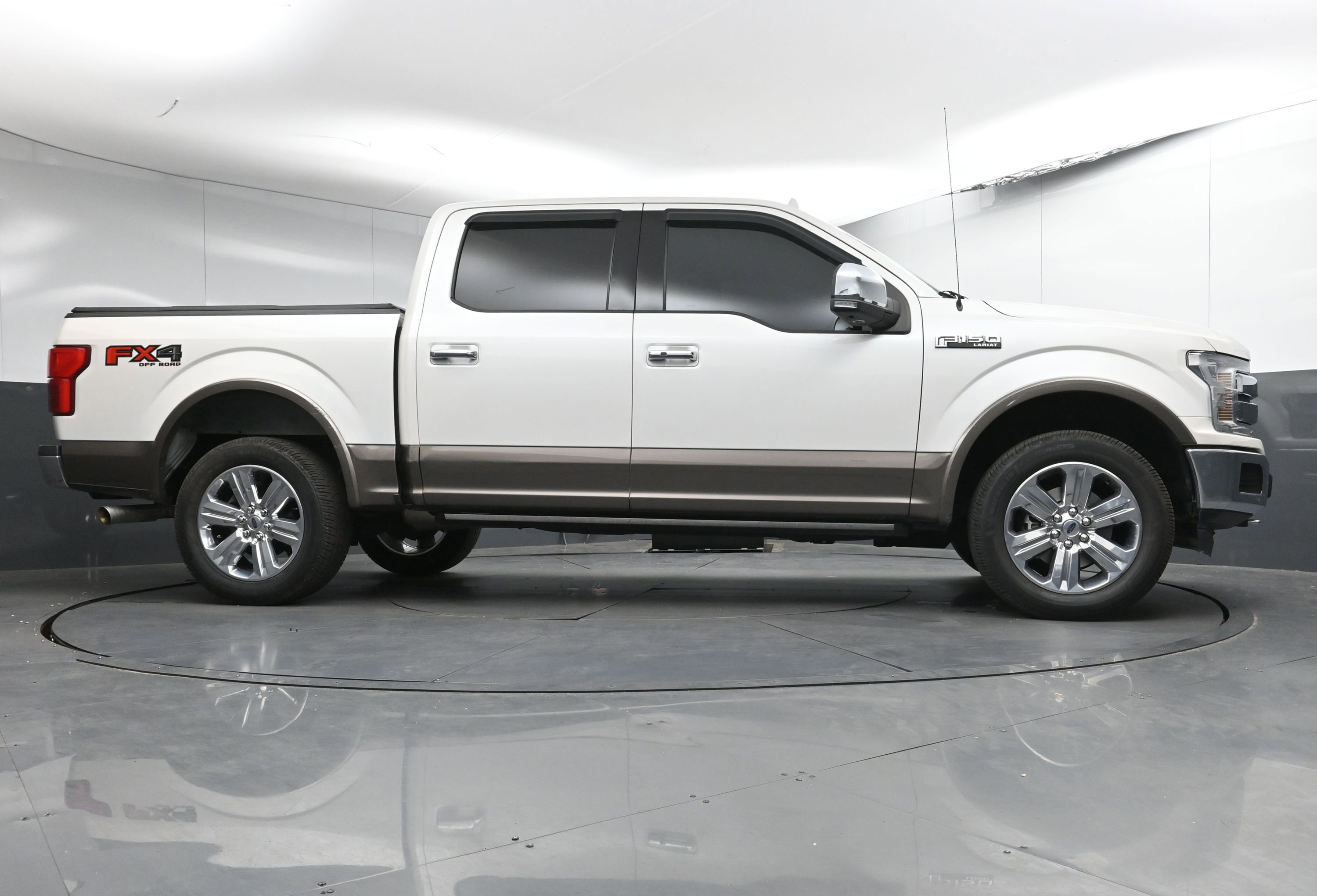 Used 2018 Ford F150 Lariat w/ Equipment Group 502A Luxury image 37