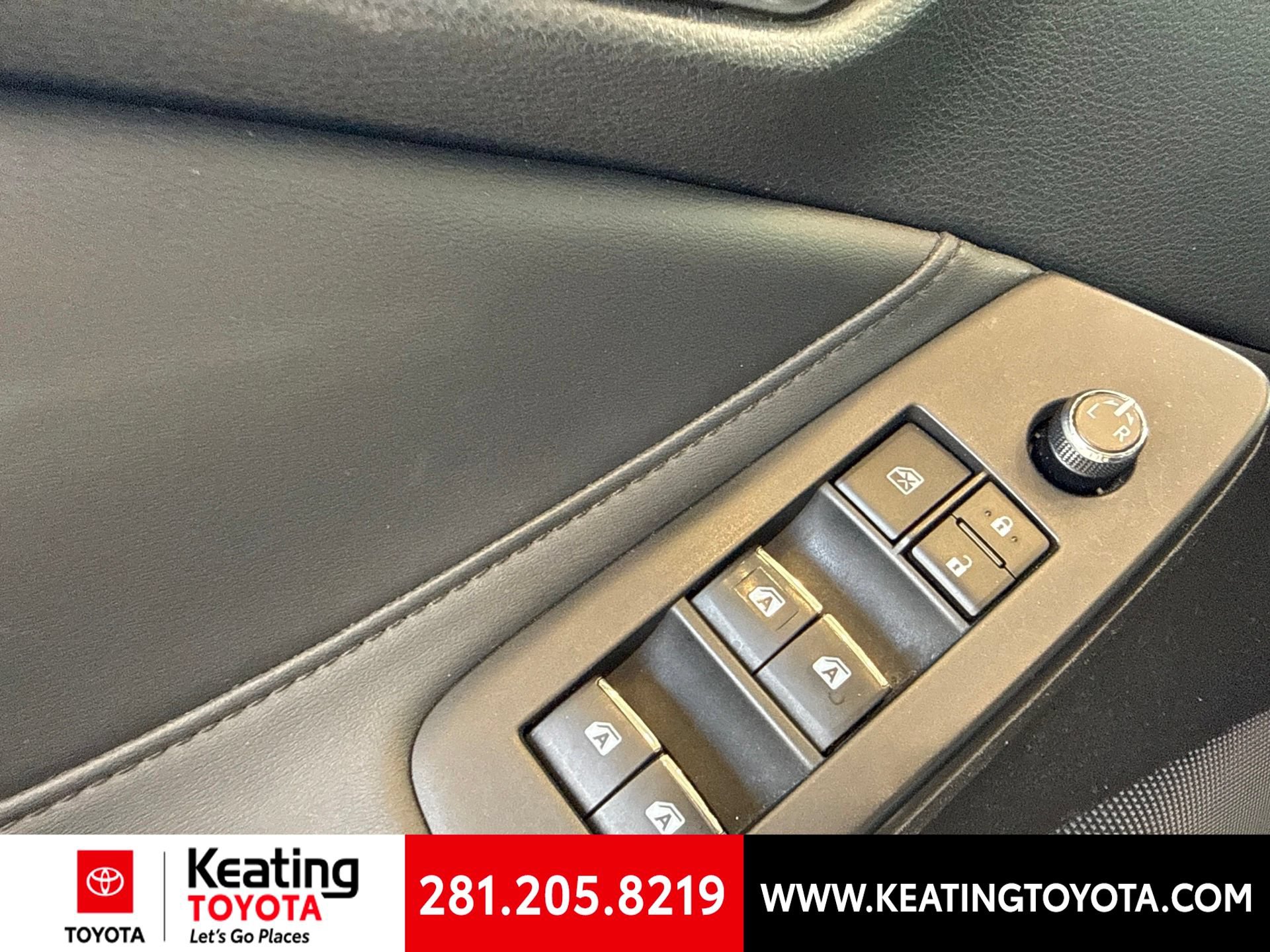 Used 2019 Toyota Avalon XLE w/ Moonroof Package FWD image 9