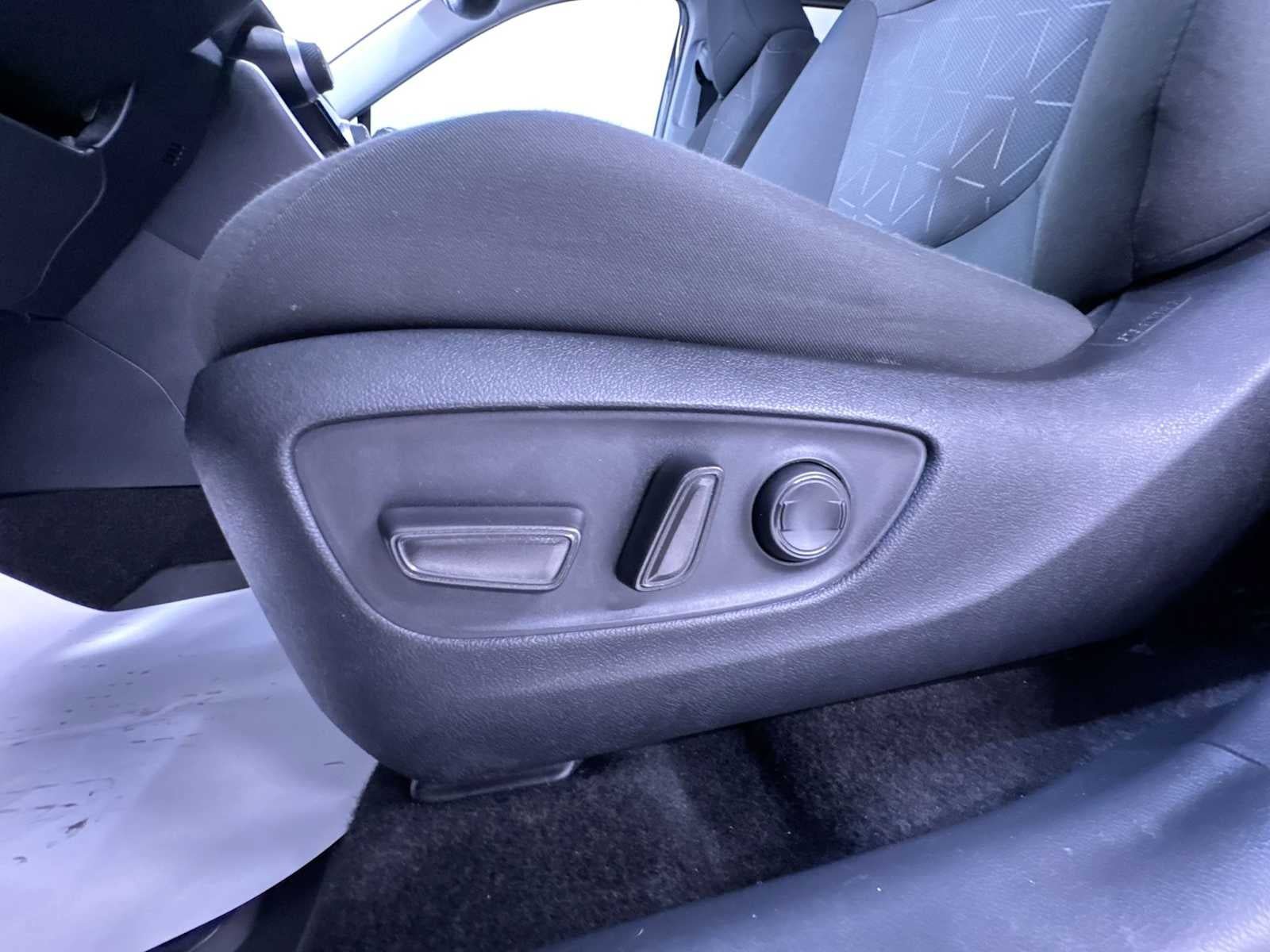 Used 2024 Toyota RAV4 XLE AWD/4WD image 13