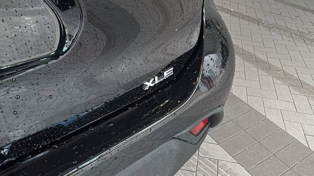 Certified 2021 Toyota Highlander XLE FWD image 8