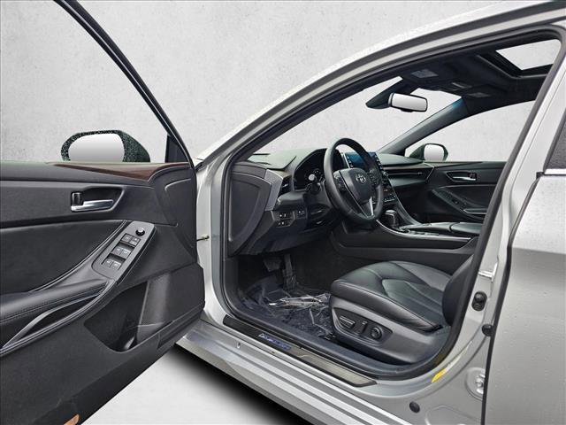 Used 2022 Toyota Avalon XLE w/ Moonroof Package image 18