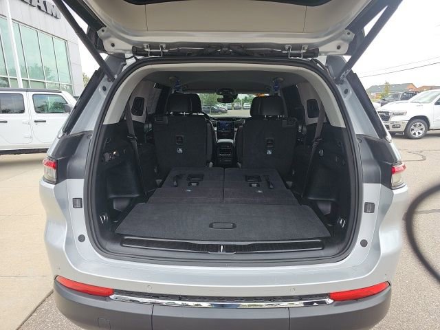 Used 2024 Jeep Grand Cherokee L Limited image 8