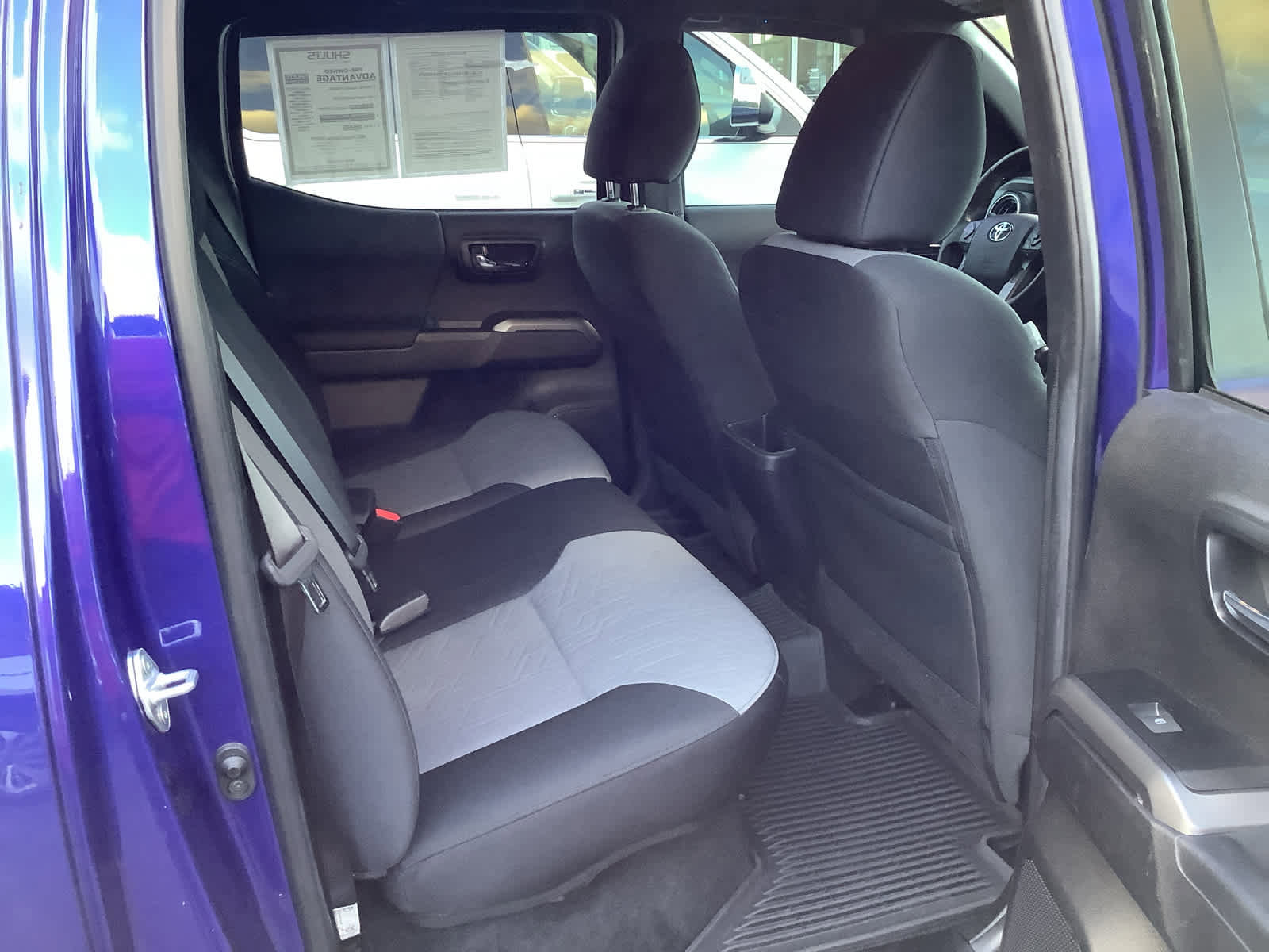 Used 2023 Toyota Tacoma TRD Off-Road w/ Black Out Package (TMS) image 9