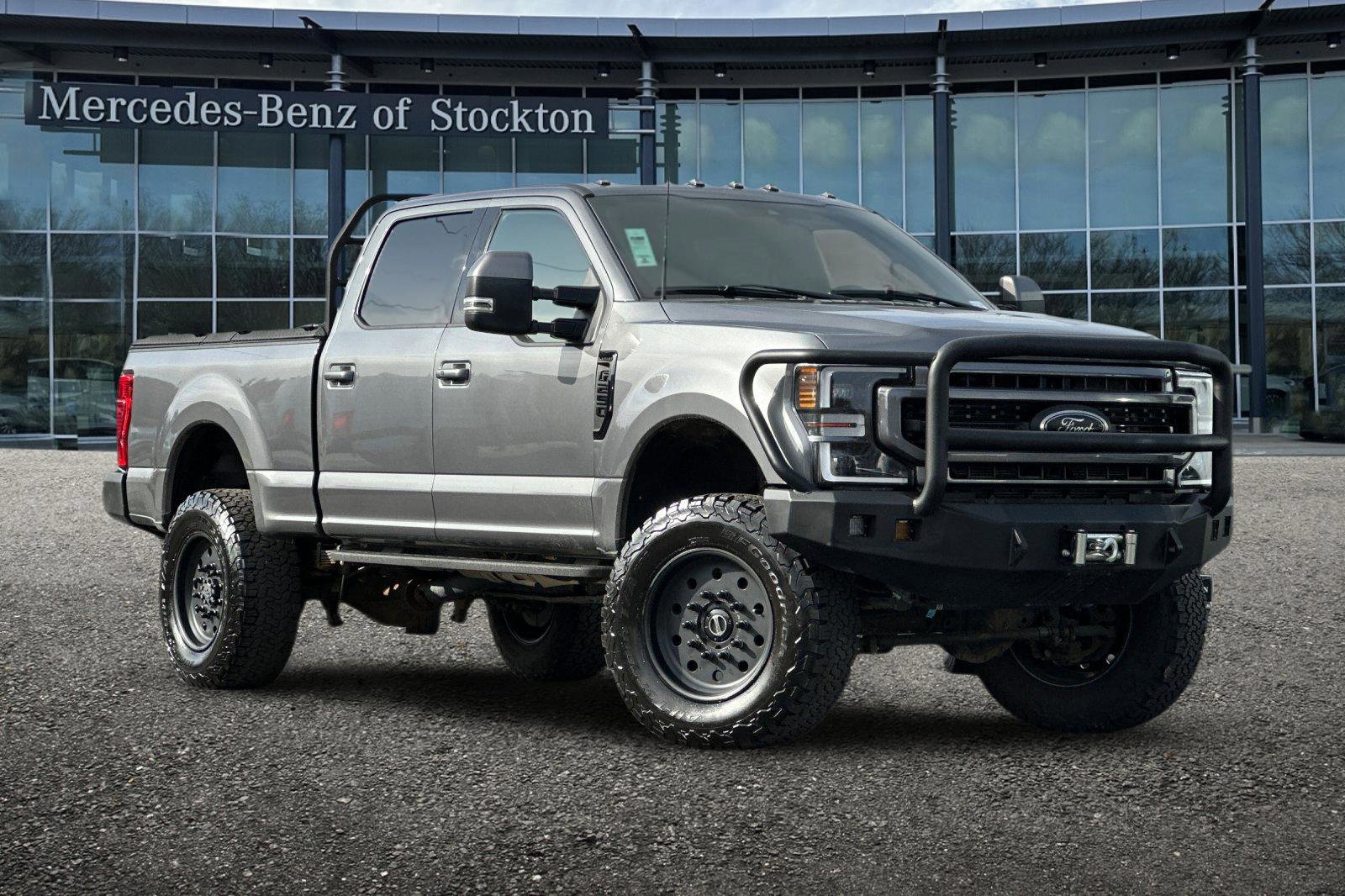 Used 2022 Ford F250 Lariat w/ Black Appearance Package image 2