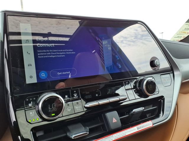 New 2026 Toyota Highlander Platinum image 23