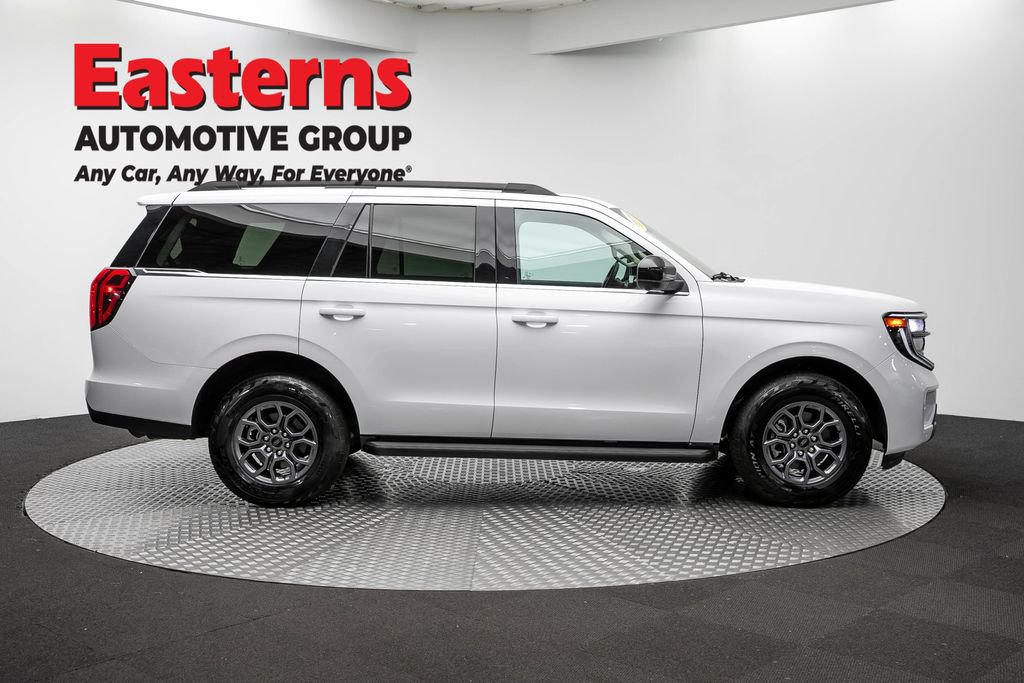 Used 2025 Ford Expedition Active AWD/4WD image 4