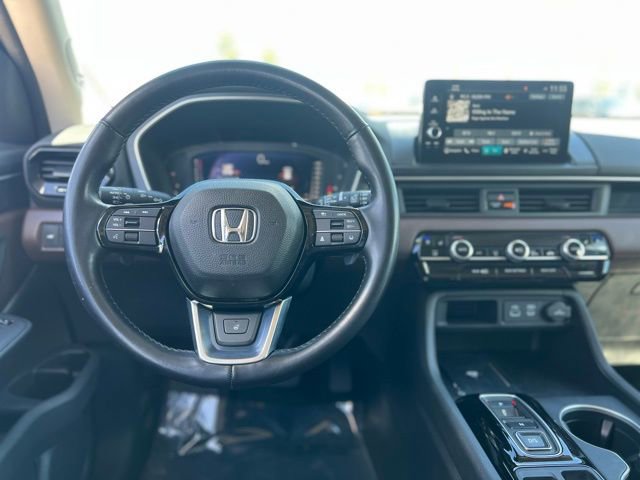 Used 2024 Honda Pilot Elite image 12