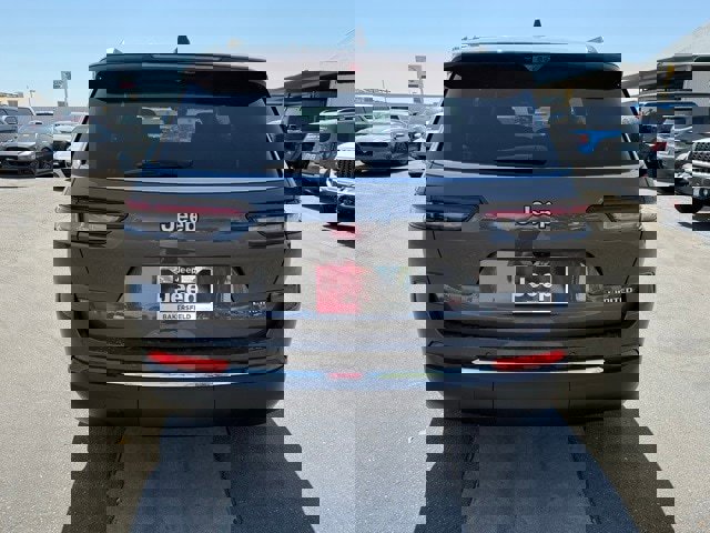 New 2025 Jeep Grand Cherokee L Limited w/ Luxury Tech Group II image 5