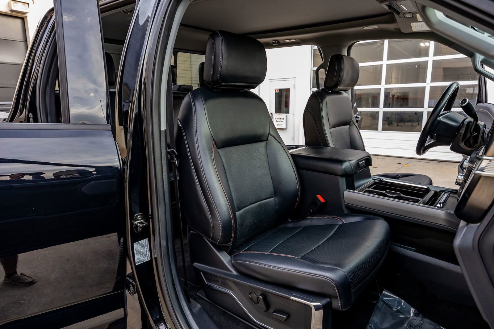 Used 2023 Ford F350 Lariat w/ Lariat Ultimate Package AWD/4WD image 30