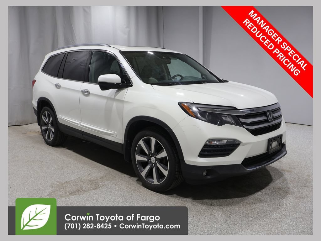 Used 2017 Honda Pilot Touring image 1