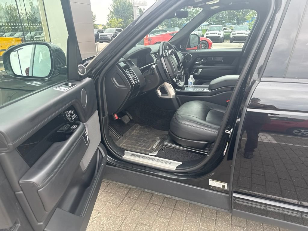 Used 2019 Land Rover Range Rover Long Wheelbase Supercharged AWD/4WD image 15